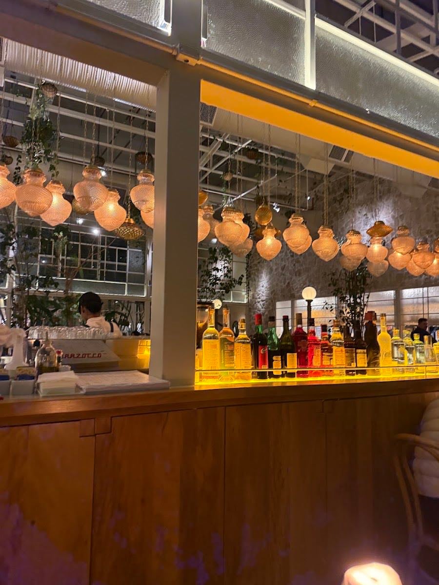 Restaurante Manioca JK - Atendimento ruim, comida caríssima, mas muito boa!