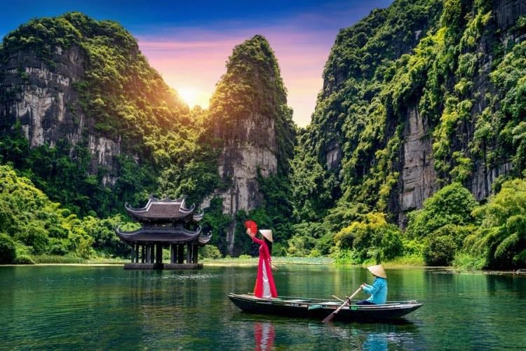 Tràng An - Boat