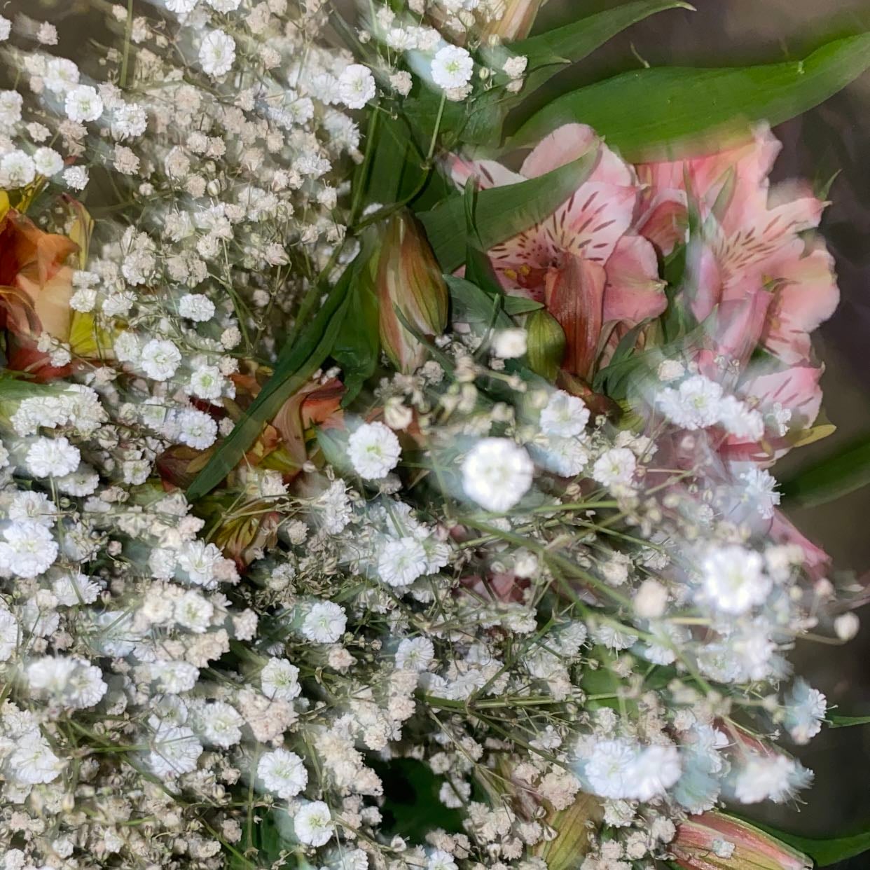 Do an arrangement of flowers for your space
