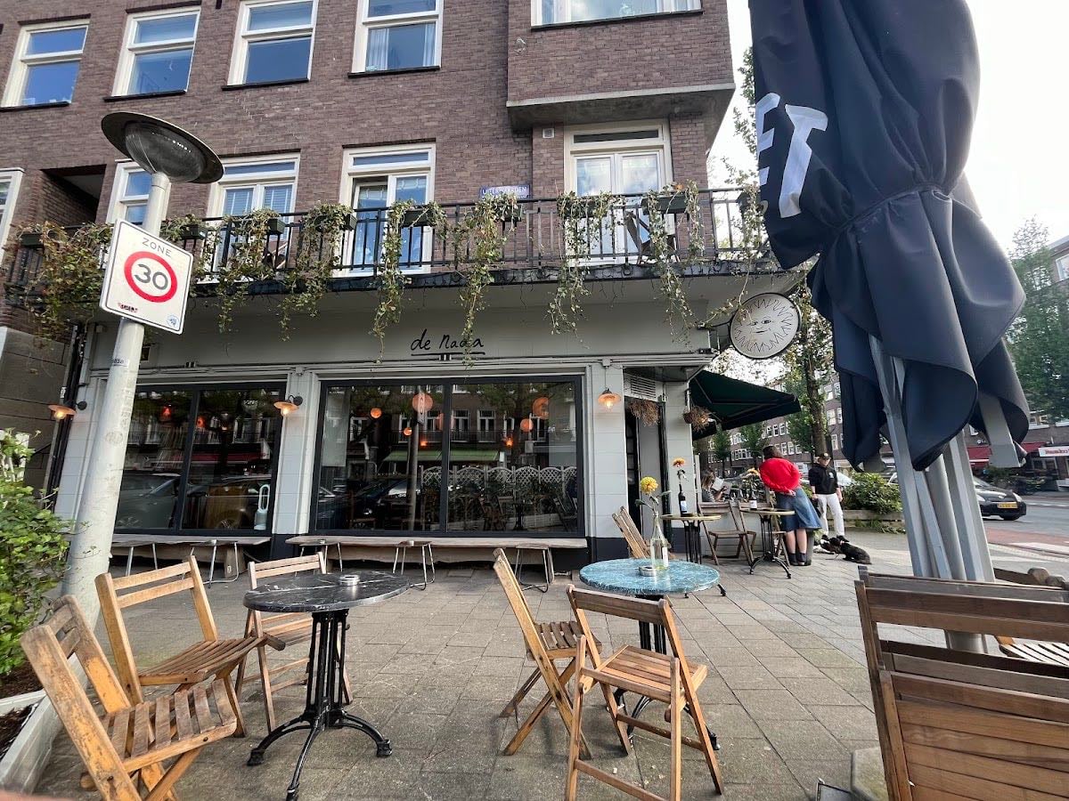 De Nada - Music & Wine Bar