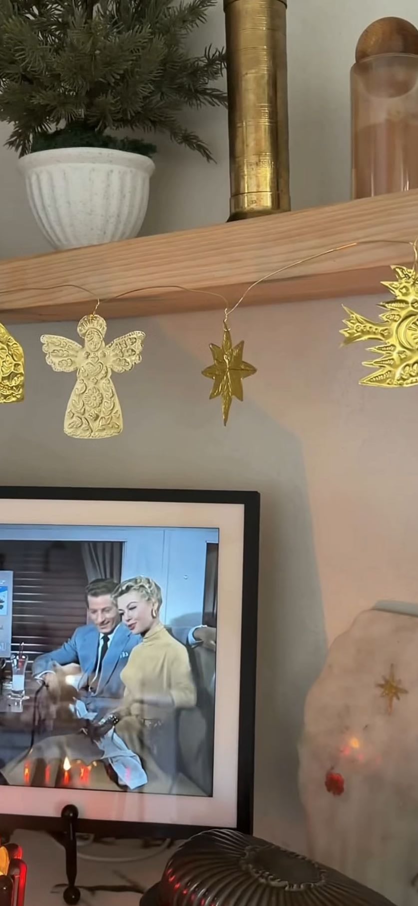 Metal garland