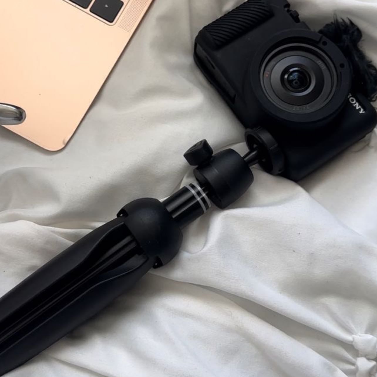 Vlog Camera - Accompany it with a microphone, flash, memory and case
