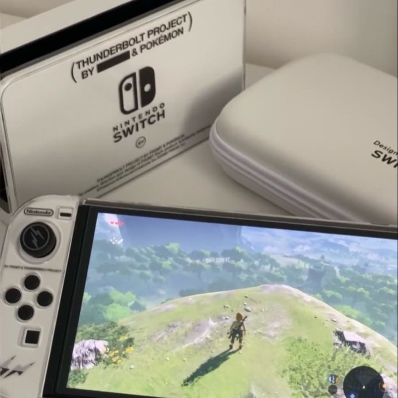 Nintendo - Whit games, and accessories
