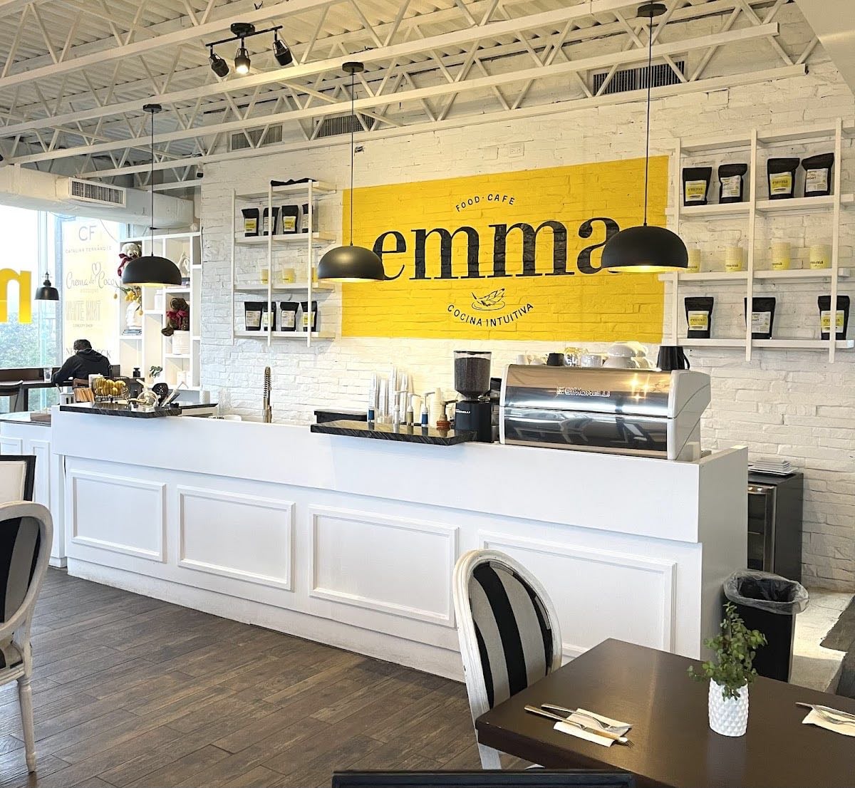 Emma Food Cafe - @emmafoodcafe