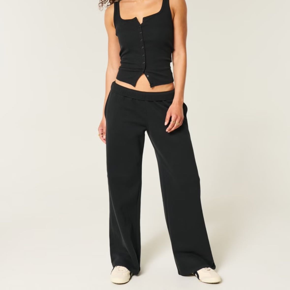 Wide-leg sweatpants