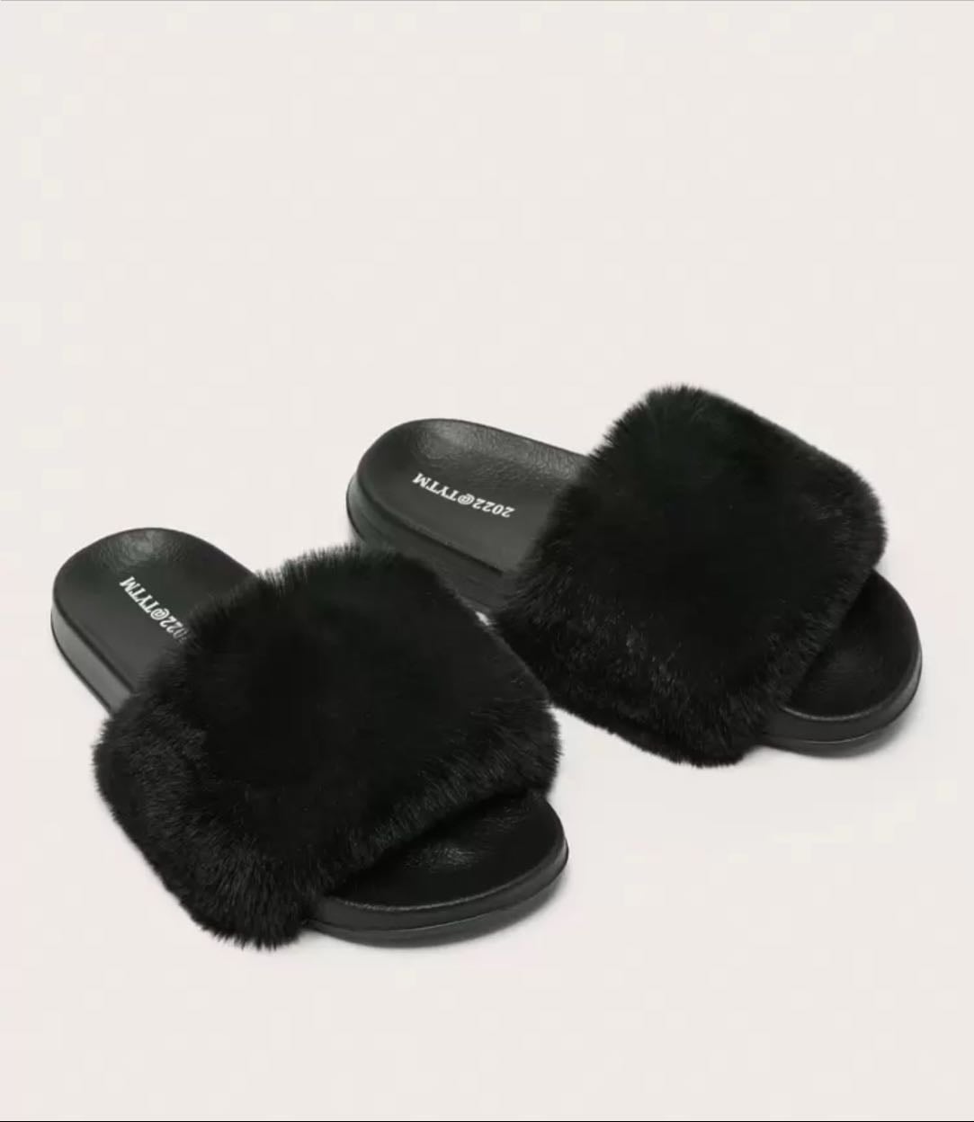 Pantoufles noires claquettes