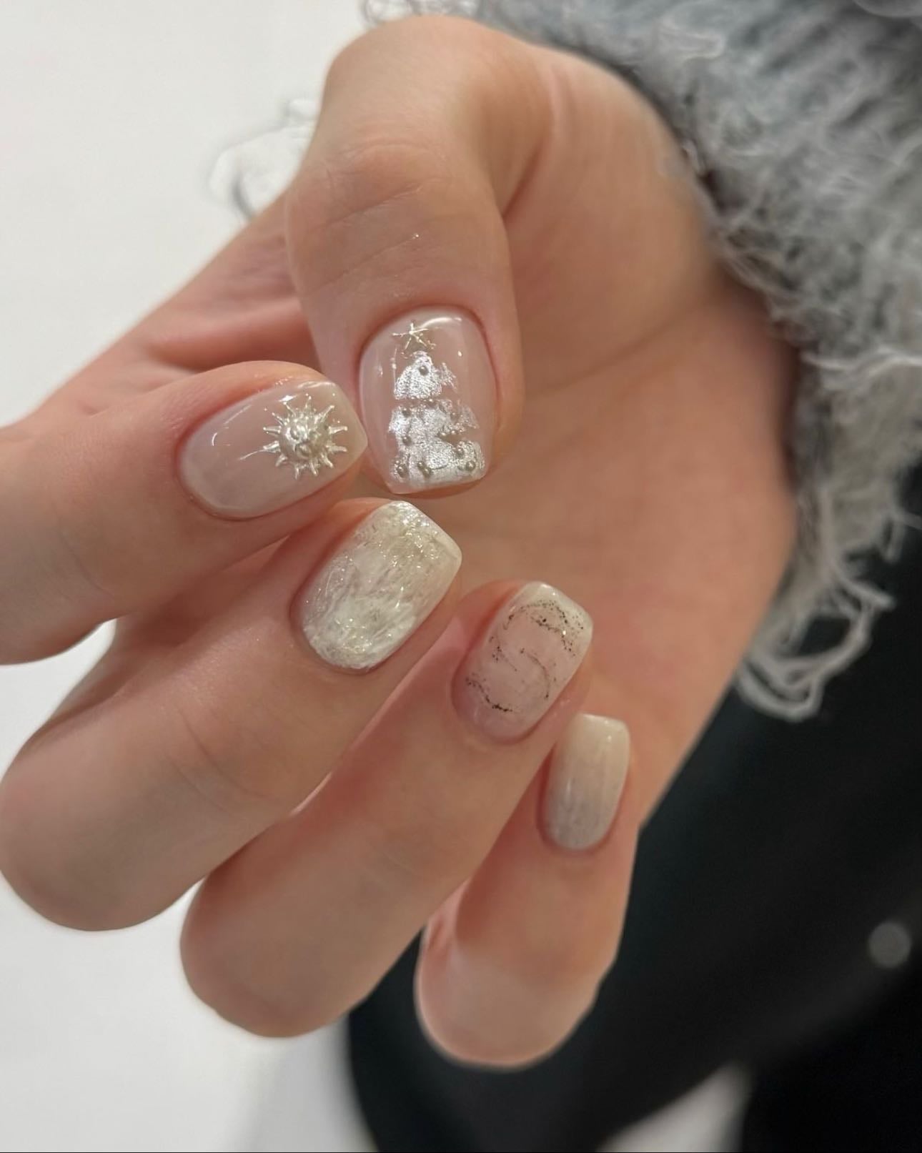 Short neutral Christmas nails