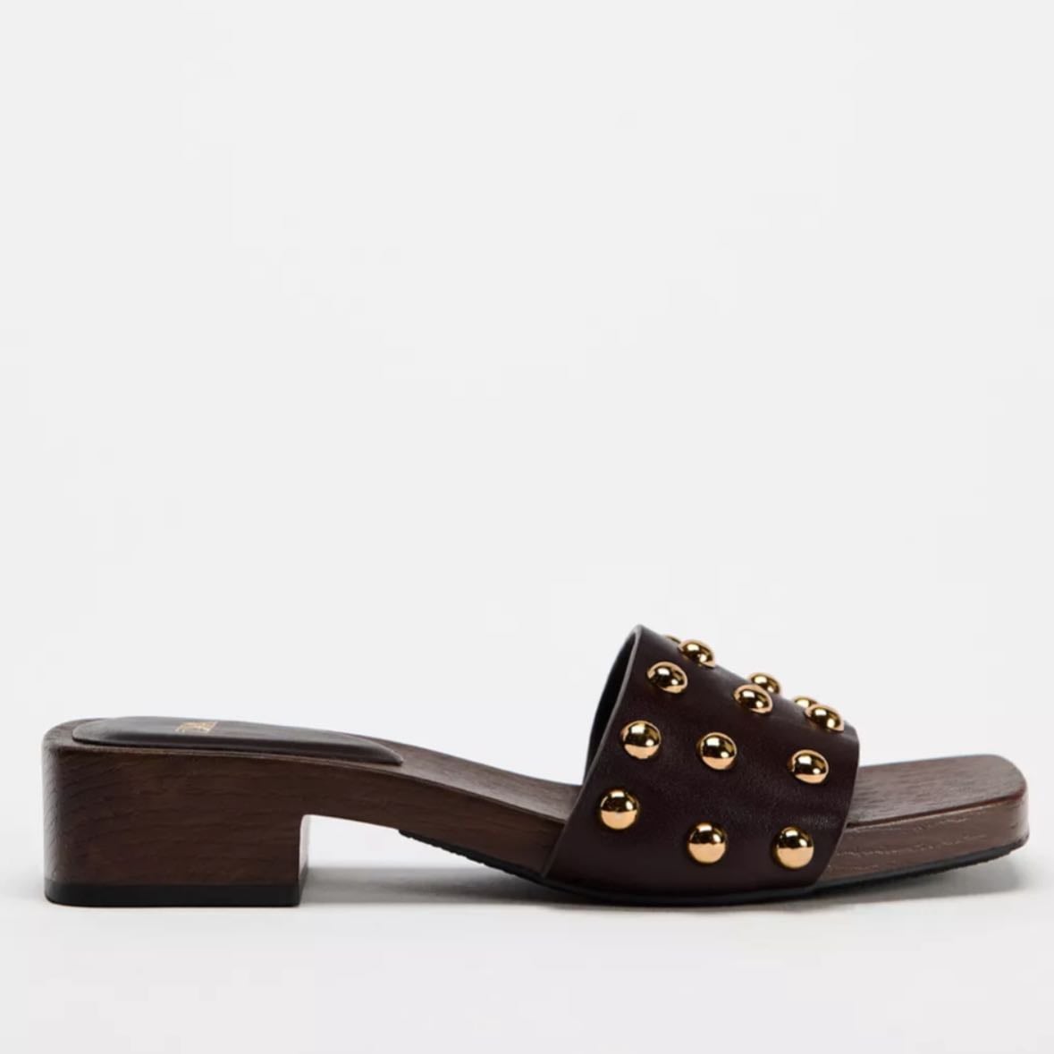 SANDALIA TACÓN PIEL TACHAS - Zara - 35,95€