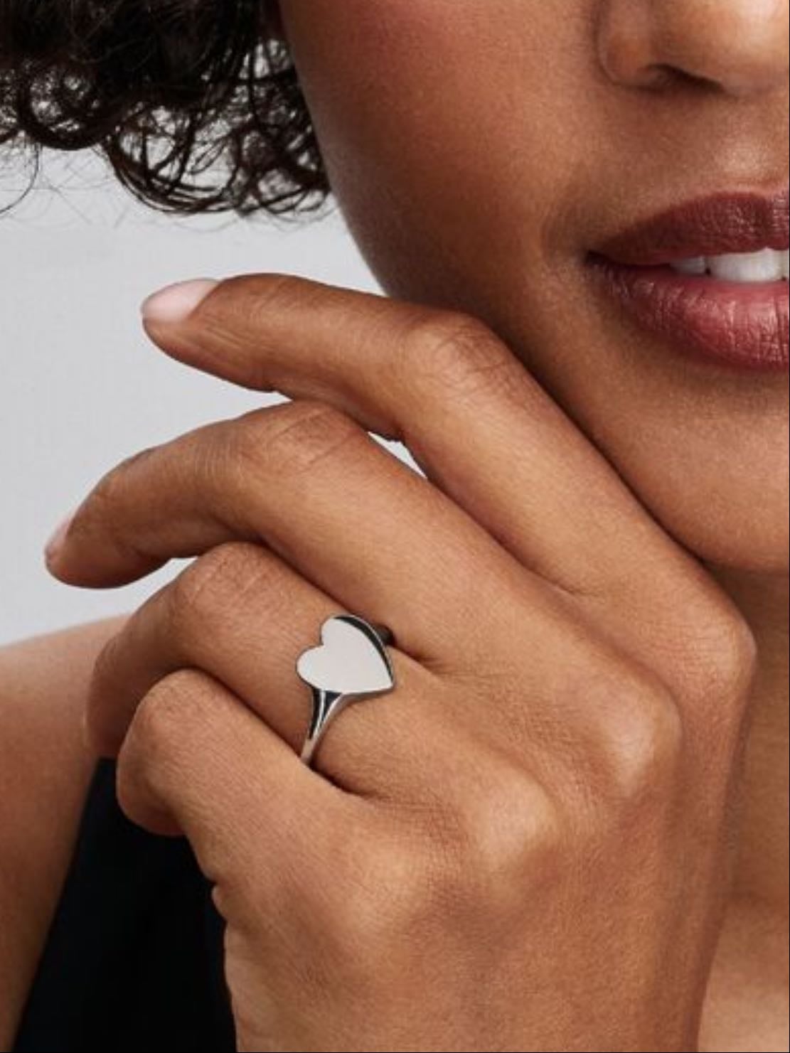 Pandora - Anillo Corazón Grabable
Plata de primera ley - 59,00 € +15,00 € por el grabado