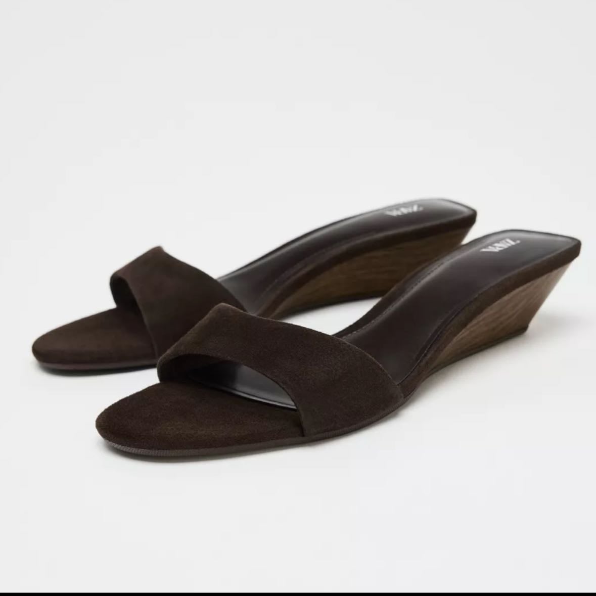 SANDALIA CUÑA ANTE - Zara - 35,95