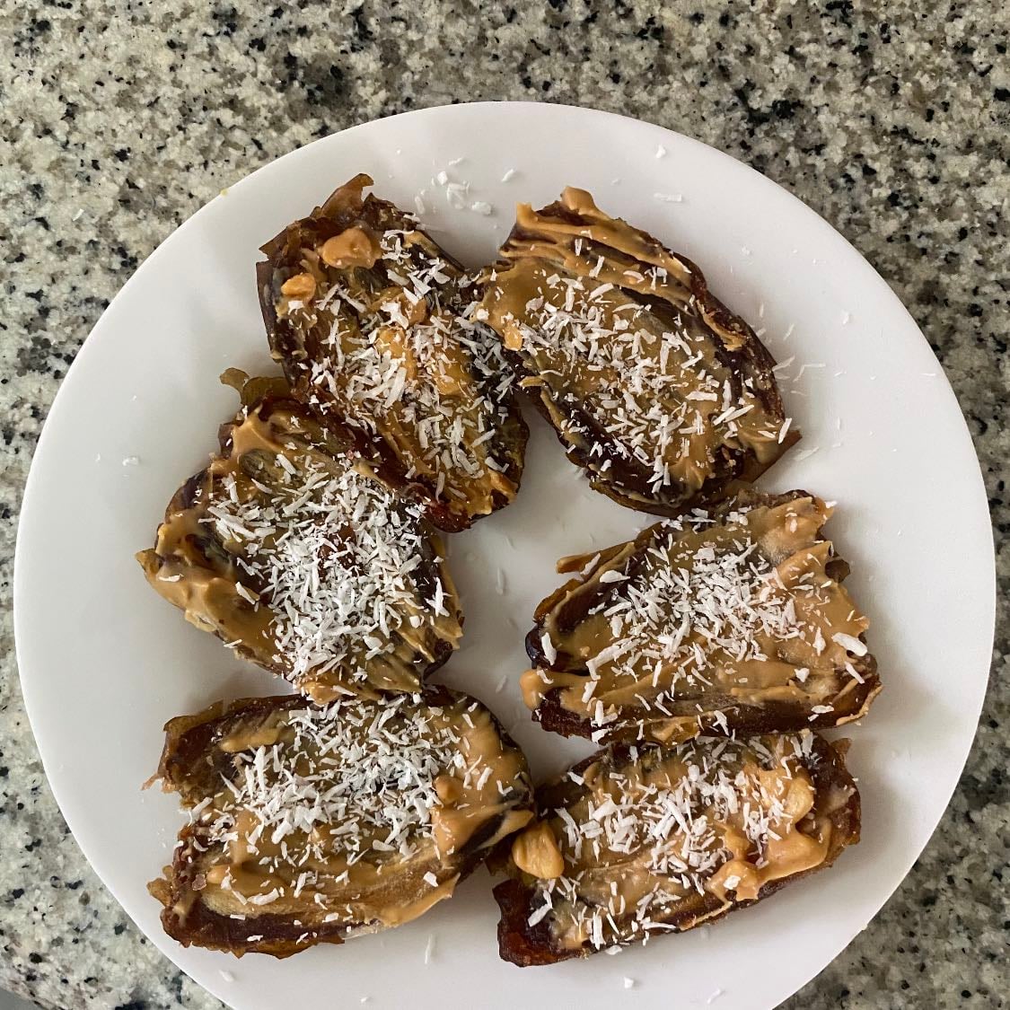 Peanut butter Dates - 106kcal