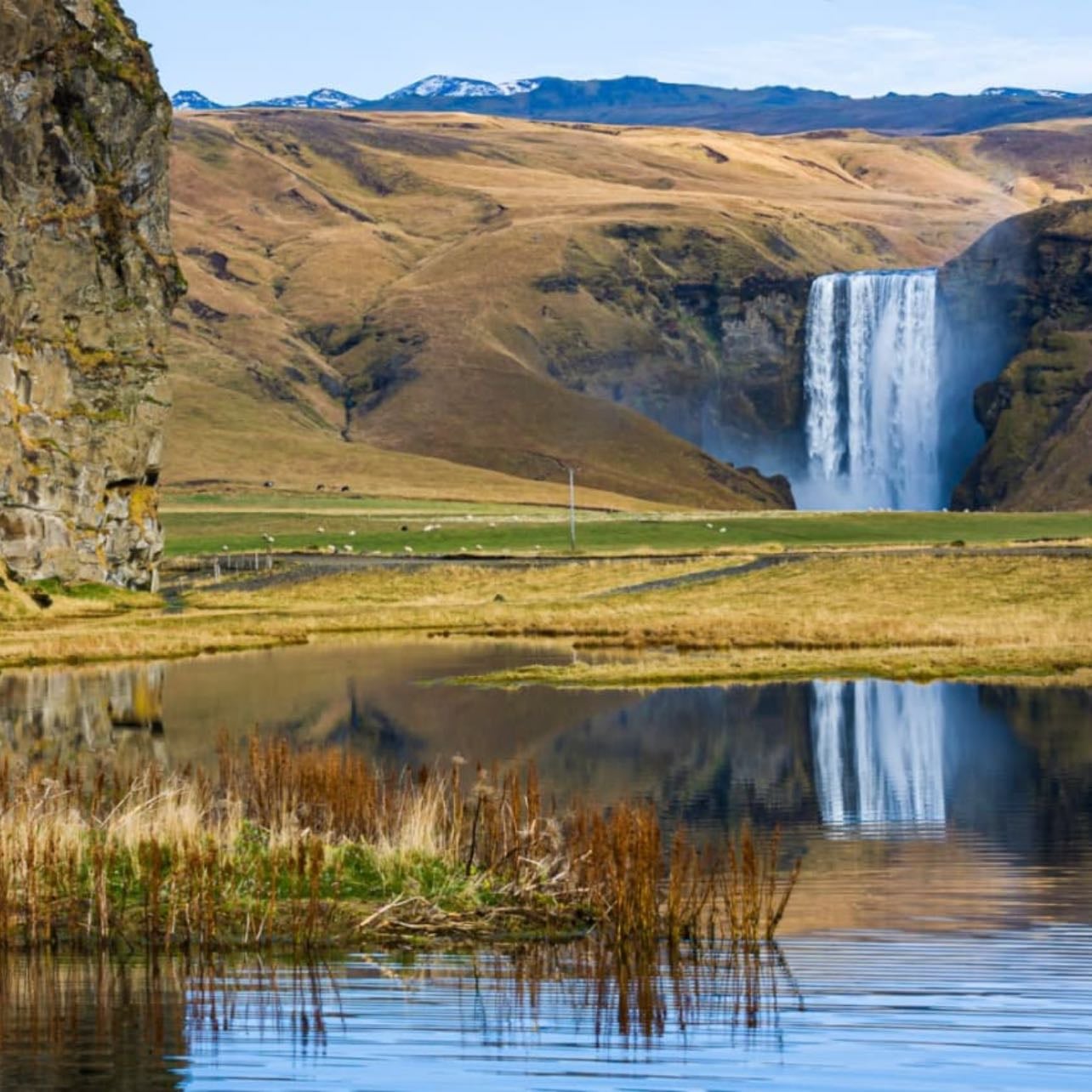 Skógafoss-Waterfall