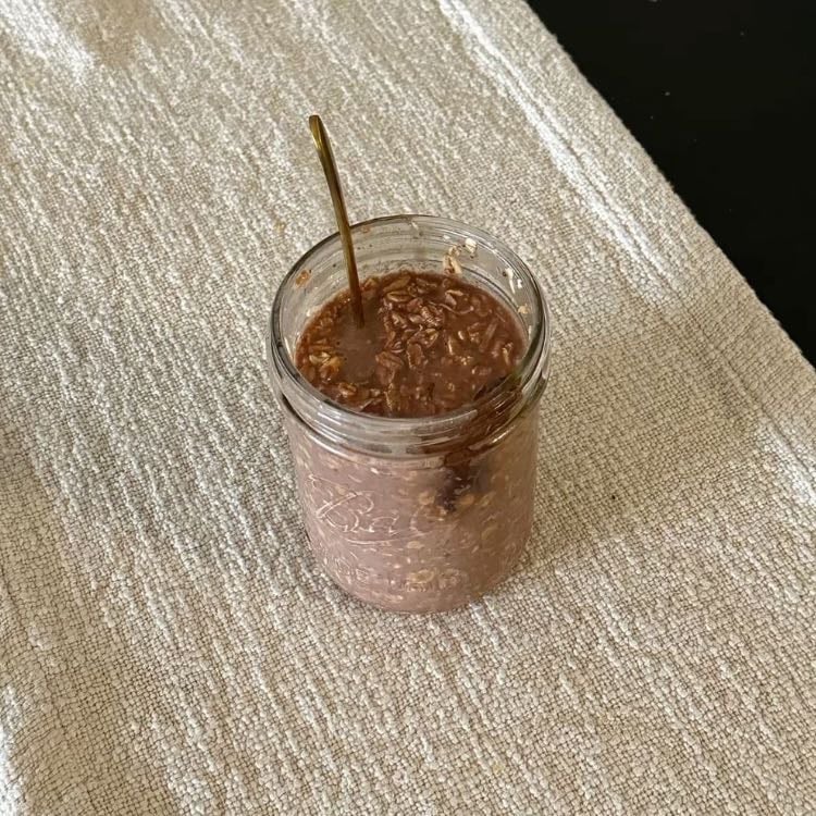 overnight oats - 1/2 oats, 2 tsp brown sugar, yogurt, 1 tbsp chia seeds, 1 cup milk.