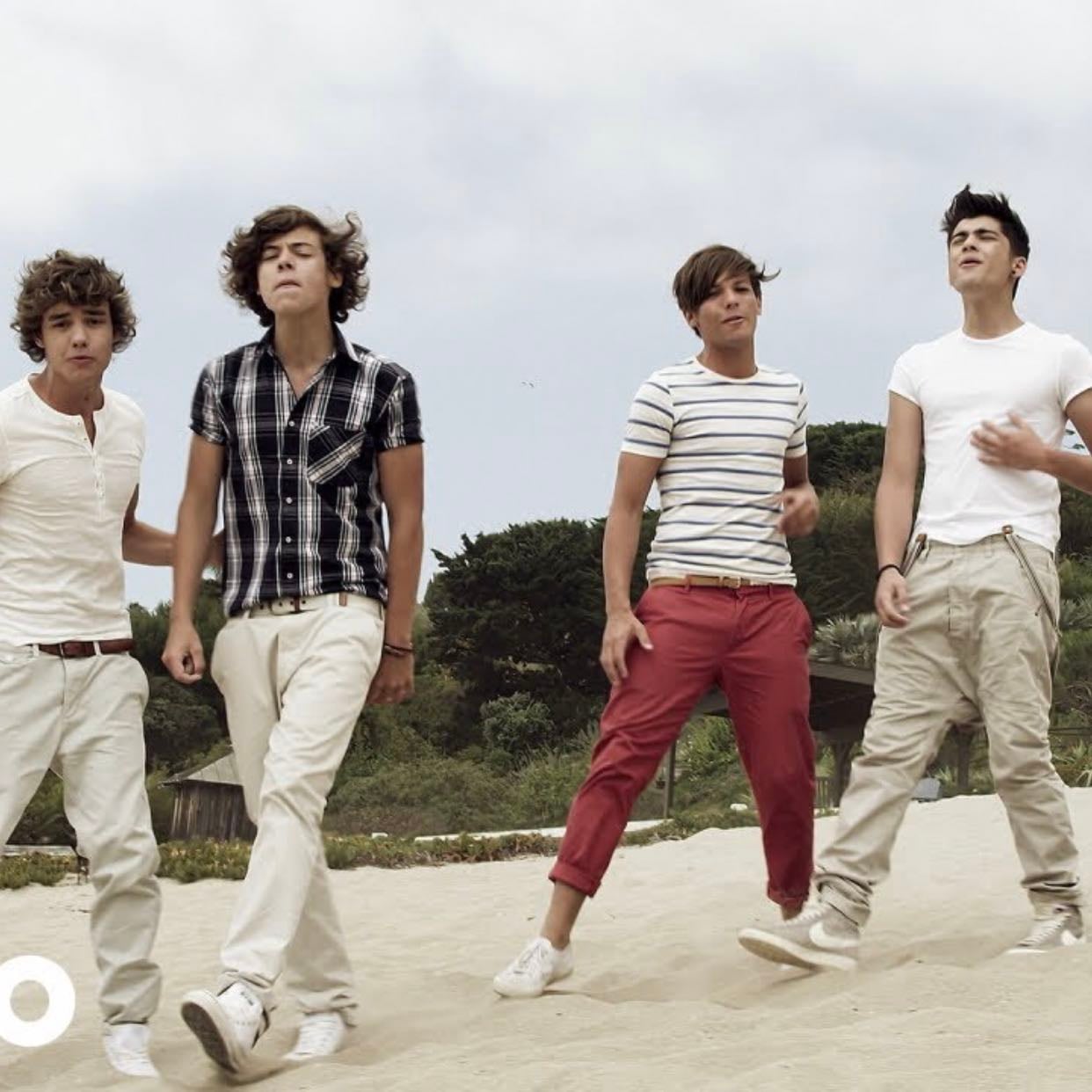 what makes you beautiful - the classic!! i feel bad for putting it all the way down here, but it’s still nice though! i find it funny at the beginning it’s just the beach and the instrumental, then liam just appears and says you’re insecure… but the scenery is really nice!! i wonder what those girls were thinking in the mv…and where are they now? are they normal people or famous somewhere…