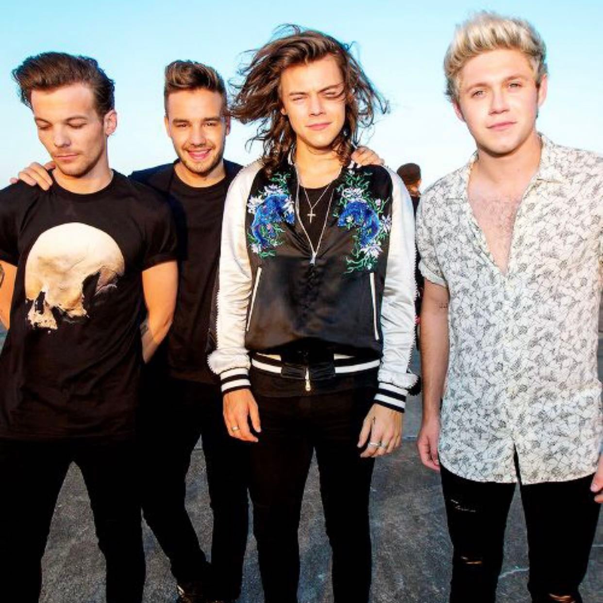 drag me down - LOWKEY THIS IS HARD. THEY ALL LOOK SO COOL. LEANING TOWARDS LIAM THO. BROS HAIR LOOKS A BIT LONGER. BUT HE BE LOOKING REAL GOOD.