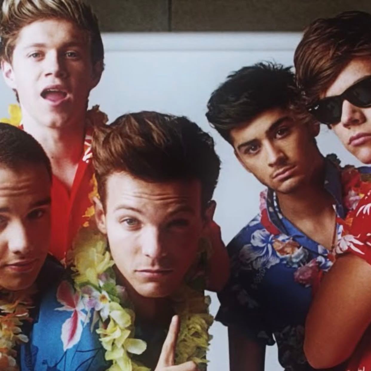 kiss you - LOUIS!! HE IS SUCH A CUTIE IN HERE. AND BRO WHY DID YT SAY THAT THE MV ISNT ALLOWED IN MY COUNTRY??? I LITERALLY WATCHED IT A MILLION TIMES BEFORE.