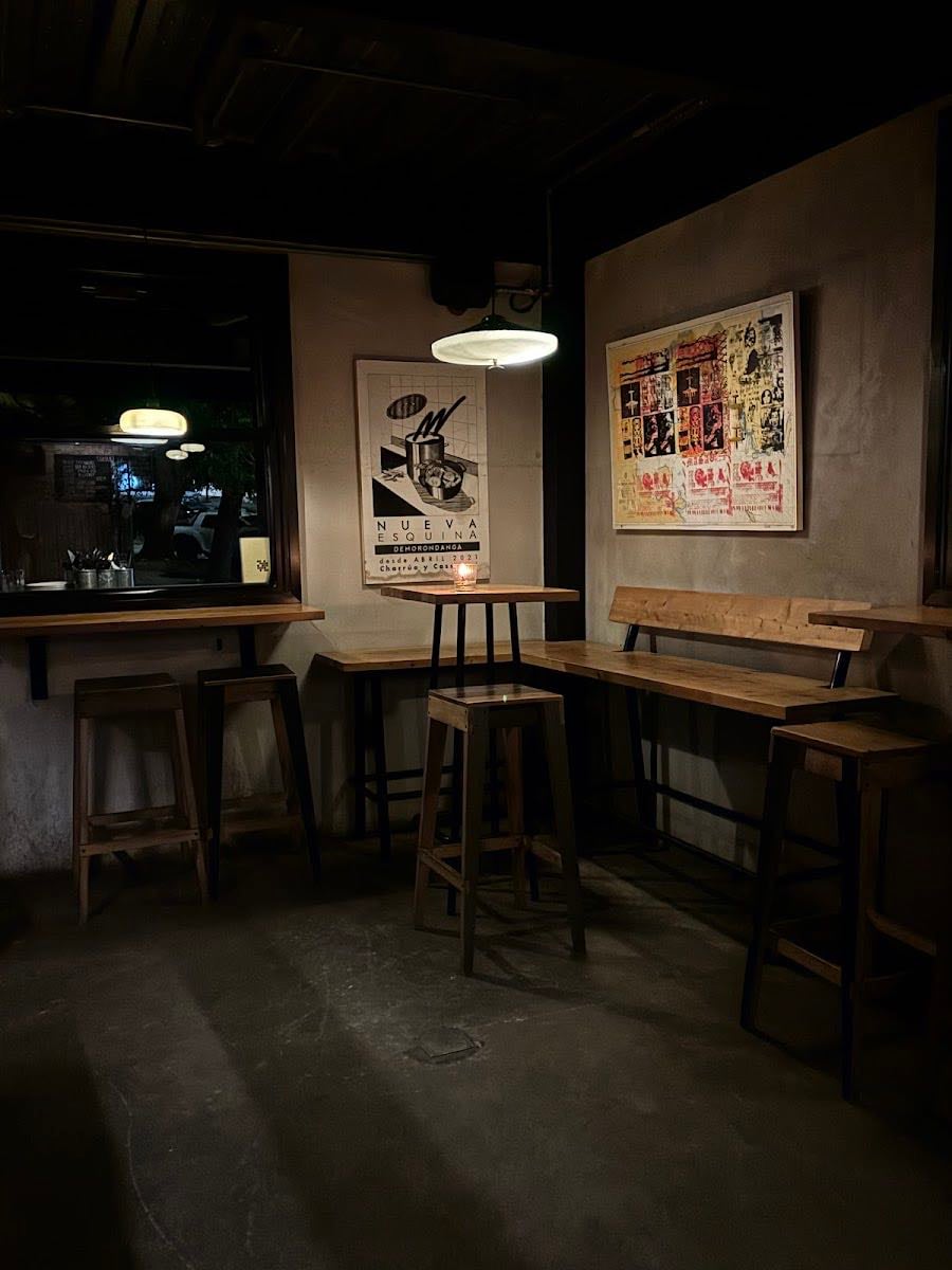 Demorondanga Bar
