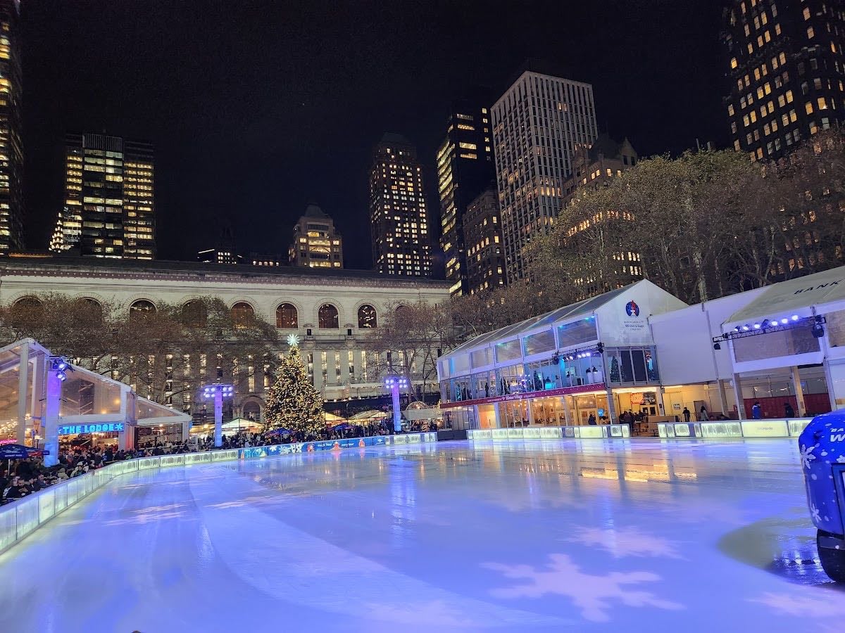 Bryant Park Winter Village - This is only if you visit during winter time ✨