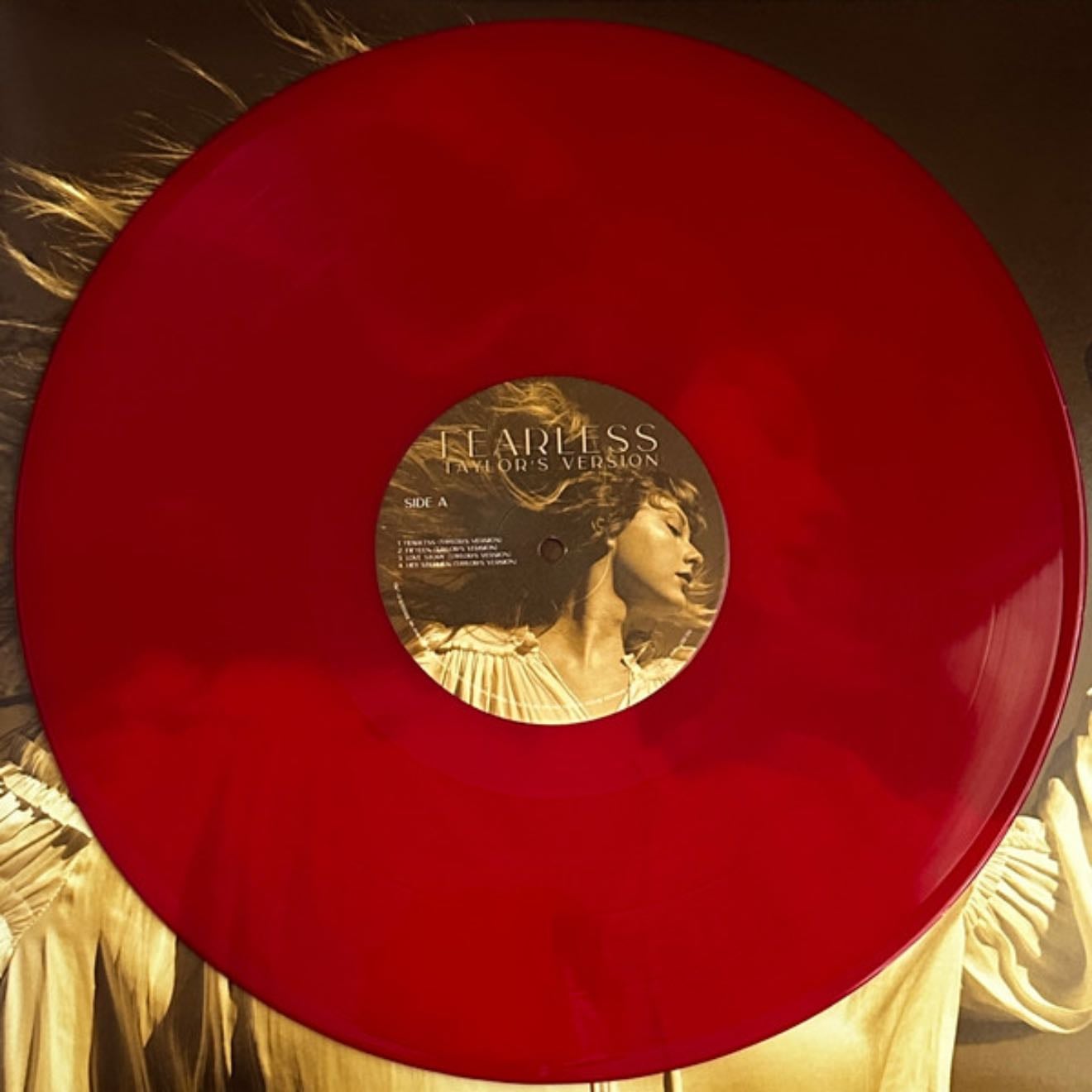 Fearless (Taylor's Version) Red Translucent - Album · Taylor Swift