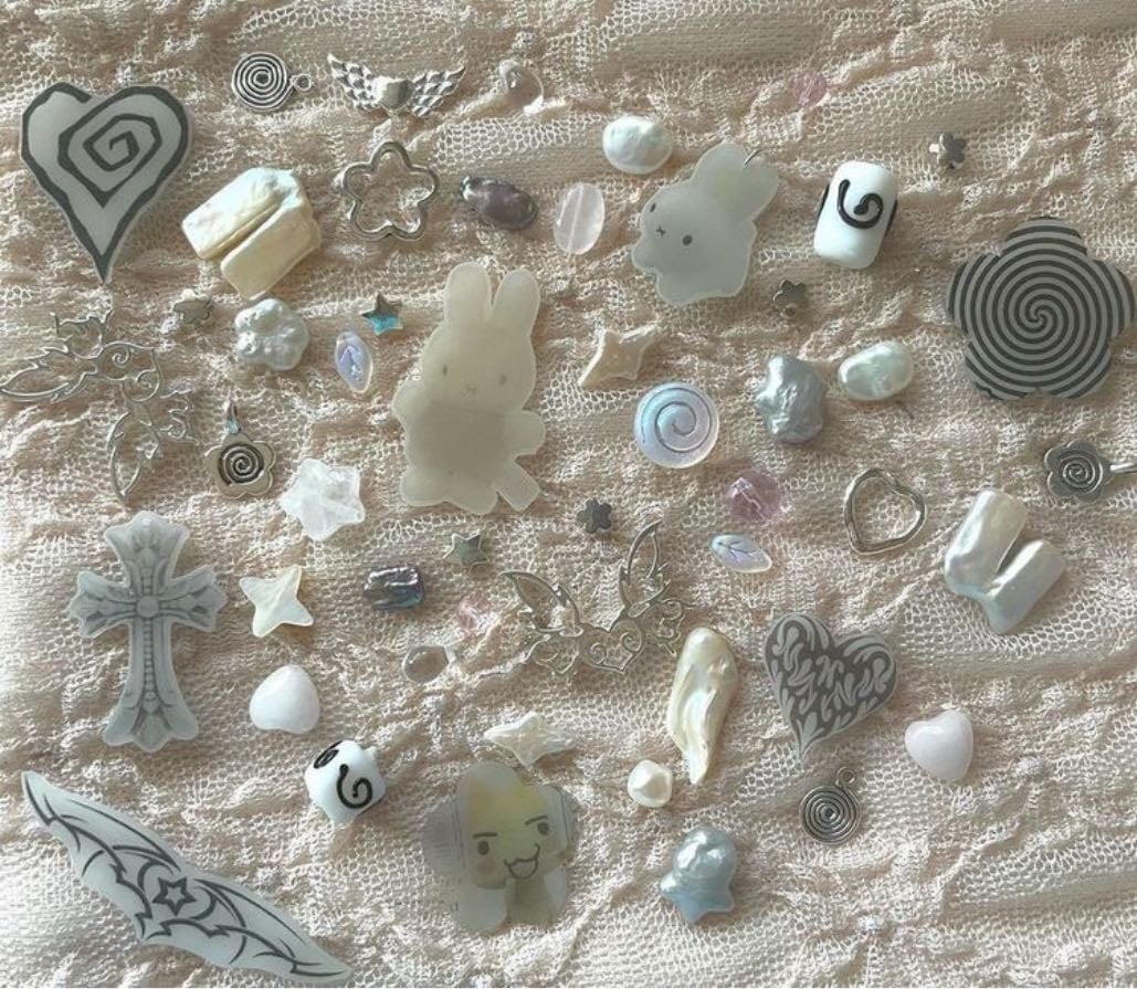 charms/beads