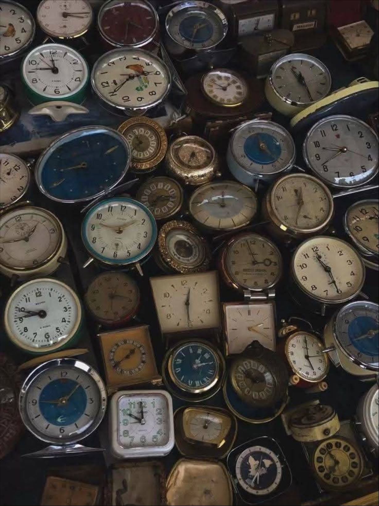 Numbers aside, how do you like to measure time? - The cat’s fur color darkening, the gray hair you forgot to pluck out lengthening, the forgotten mug’s coffee staining the bottom, etc.