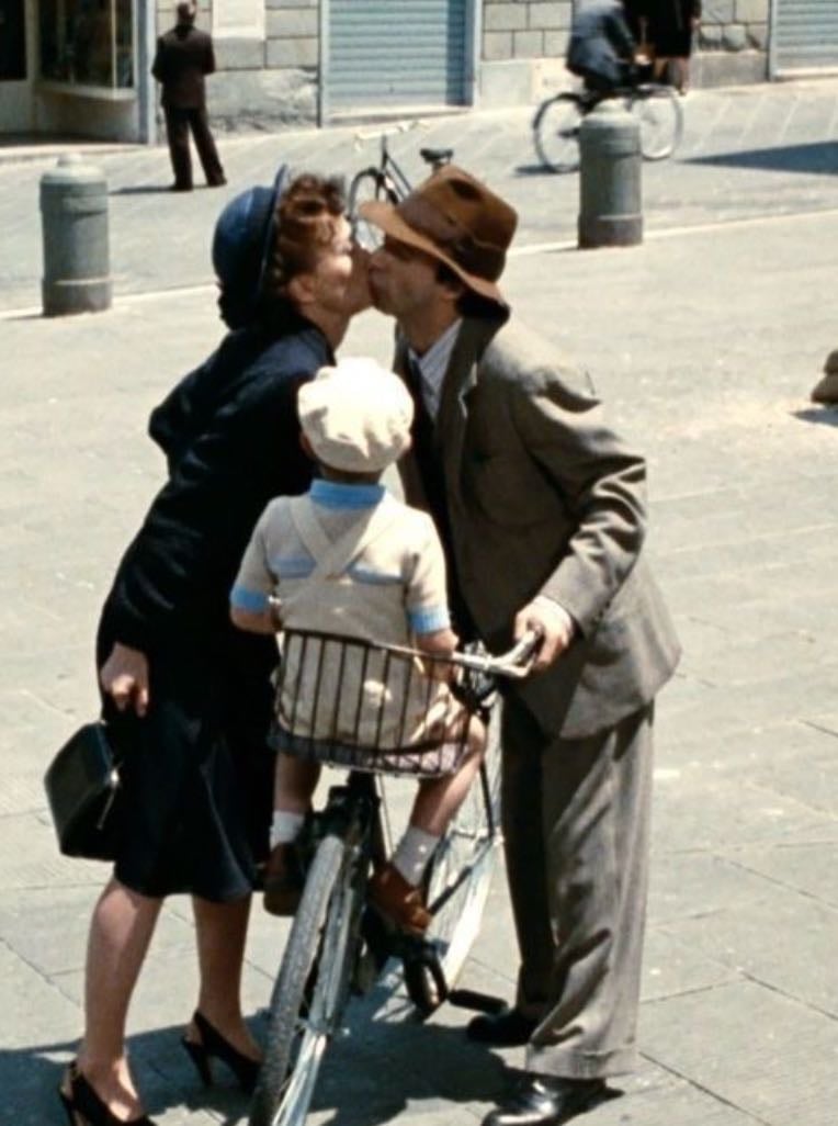 Life Is Beautiful - Roberto Benigni · 1997