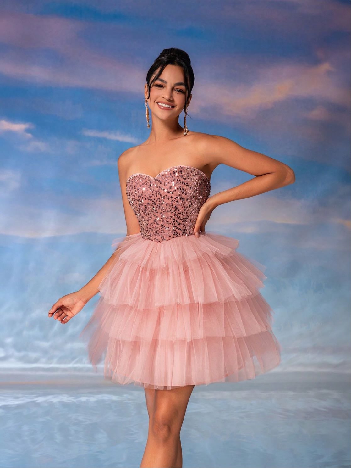 Vestido corto con tul