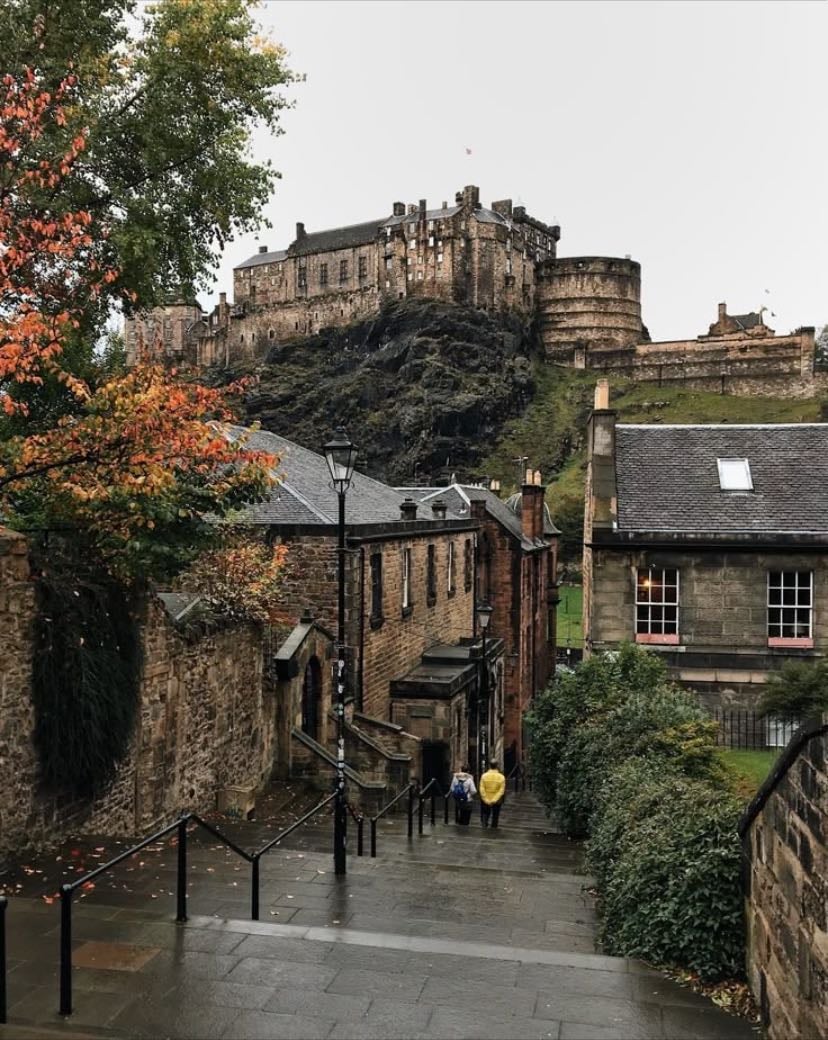Edinburgh📍England - one day i’ll leave my country to live there