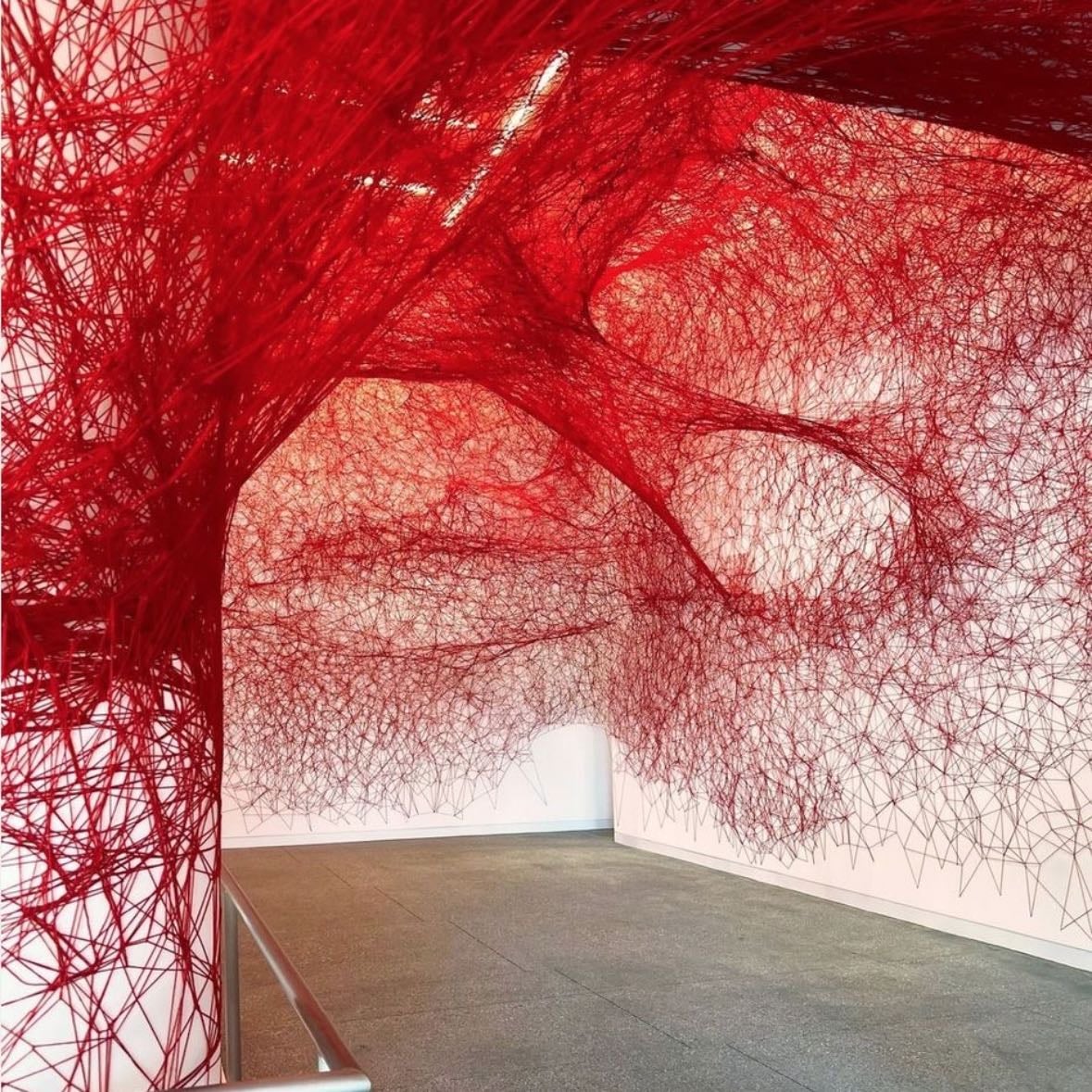 Chiharu Shiota - ๅกฉ็ฐๅๆฅ