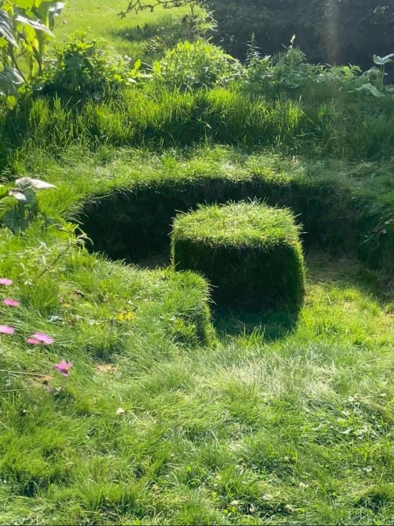 Conversation pit
