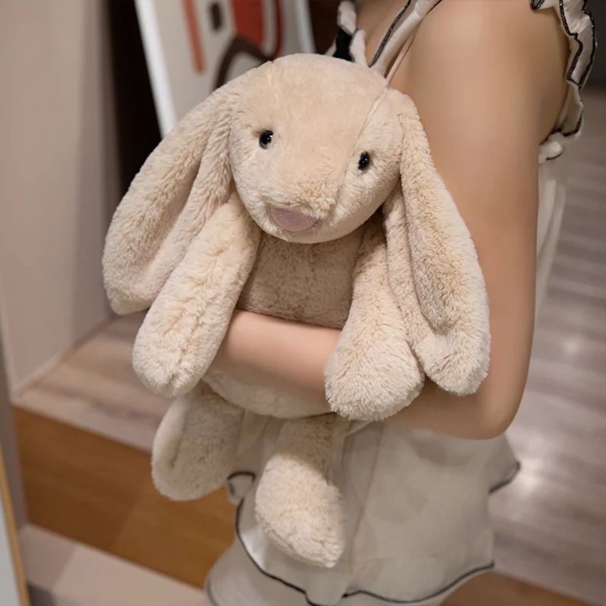Peluche con la inicial de el en una orejita