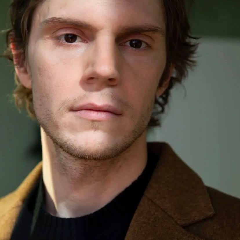 Evan Peters