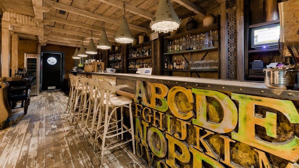 La Bonita Restaurante - Cabaña Suiza