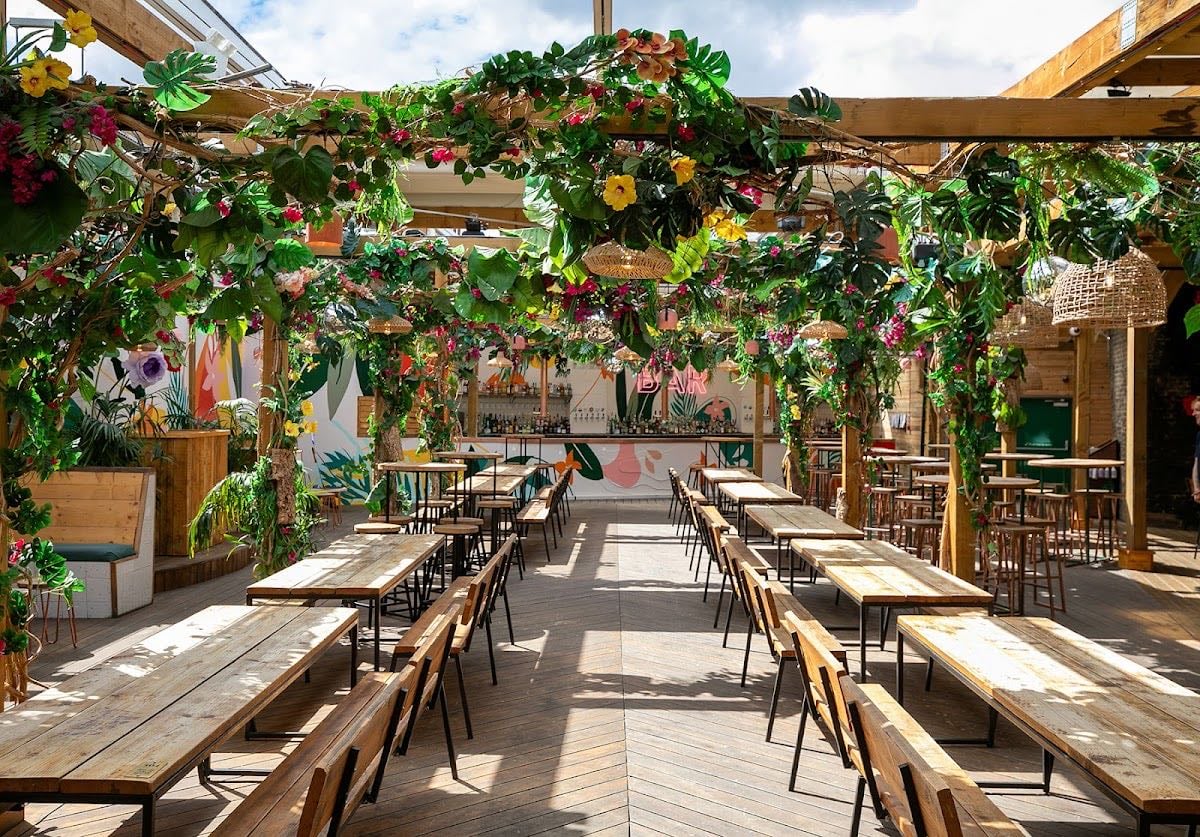Pergola Brixton - R&B Fridays