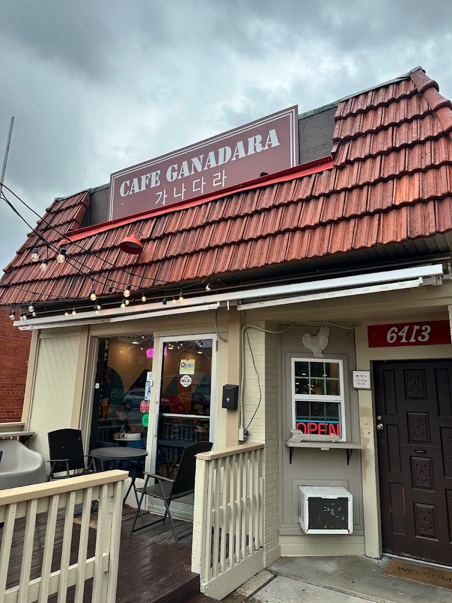 Cafe Ganadara - Croffles