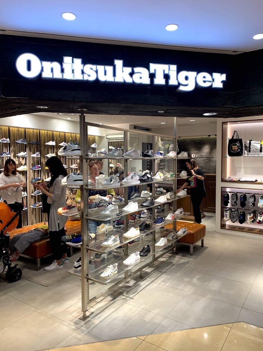 Onitsuka Tiger Shinjuku