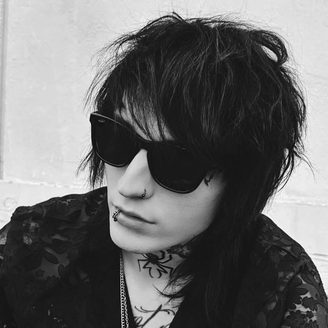 Kiss Me - Song · Johnnie Guilbert