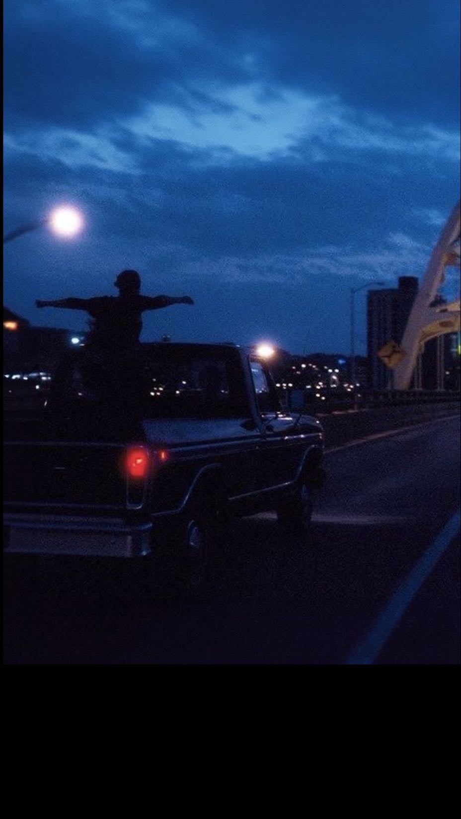 The Perks of Being a Wallflower - « And you're listening to that song and that drive with the people you love most in this world. And in this moment I swear, we are infinite. »