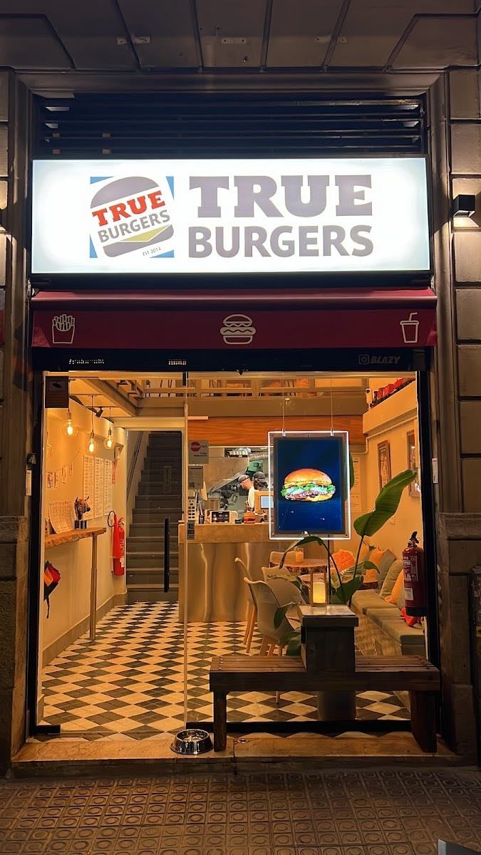 True Burgers - Eerste van de avond, krijgt een gratis burger!