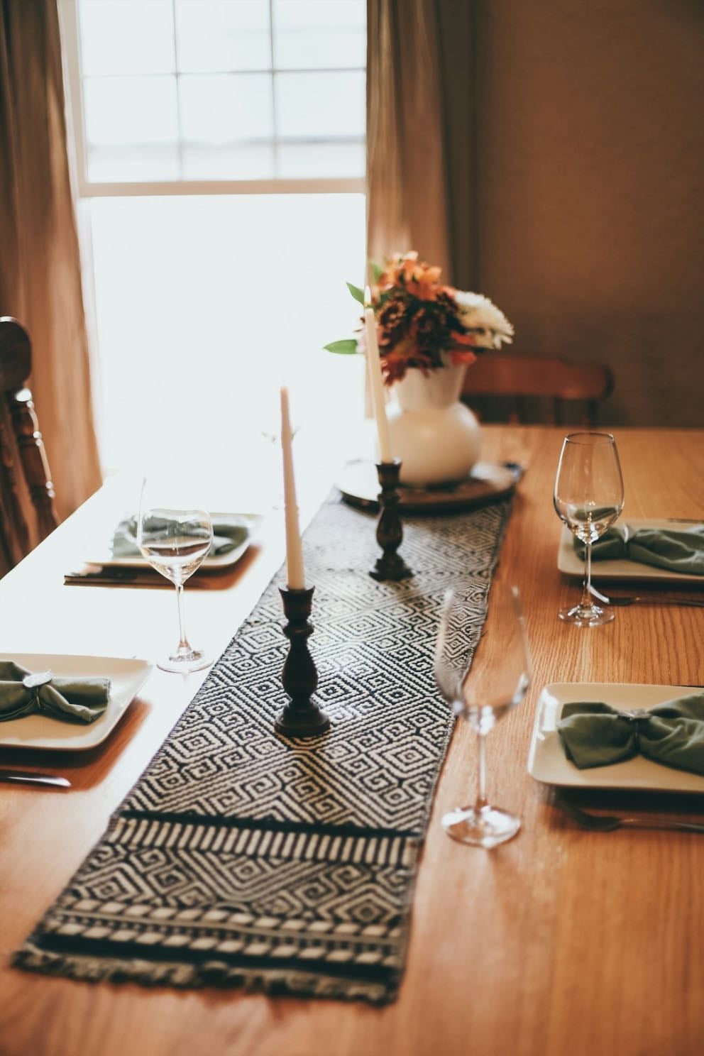 Create your ultimate dinner guest list - Celebs, family, friends, dead people, animals - add anyone you like! You could even draw a table plan and add were everyone would sit