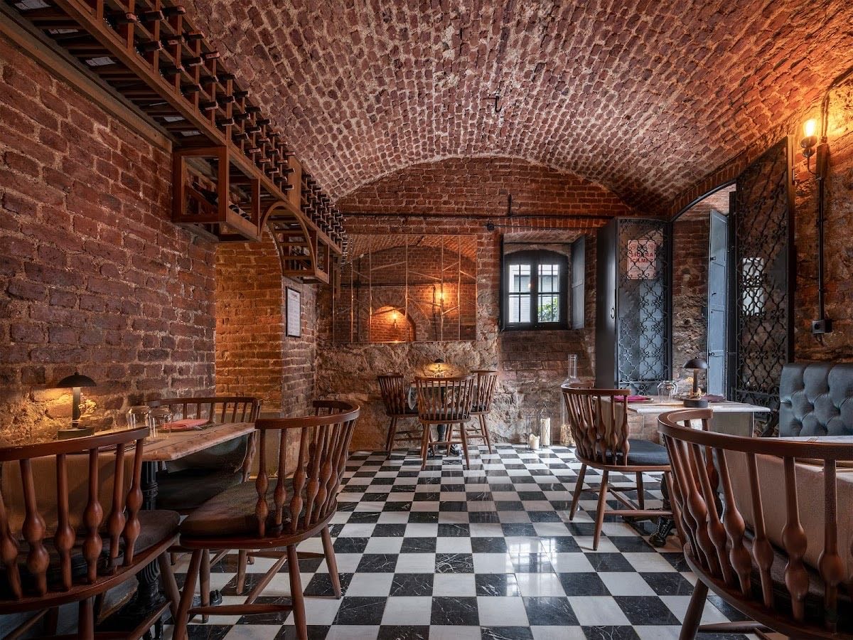 Vigneron Wine House