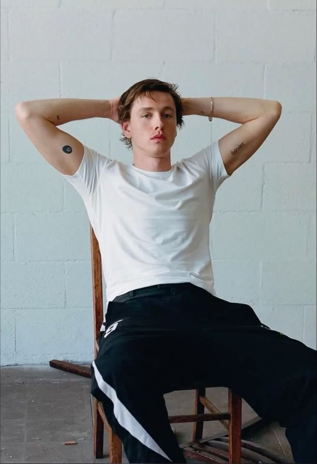 harris dickinson