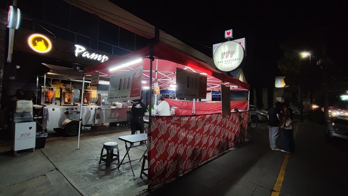 Taquería Tres Pastores - (tacos)