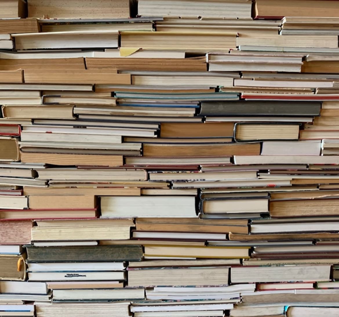 Libros - Books hypelist by Ludmila Laca 🧿