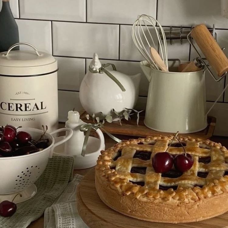 Kitchens that smell like cookies
