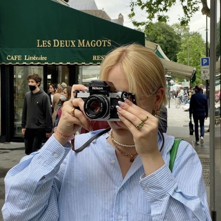 People that take photos with cameras