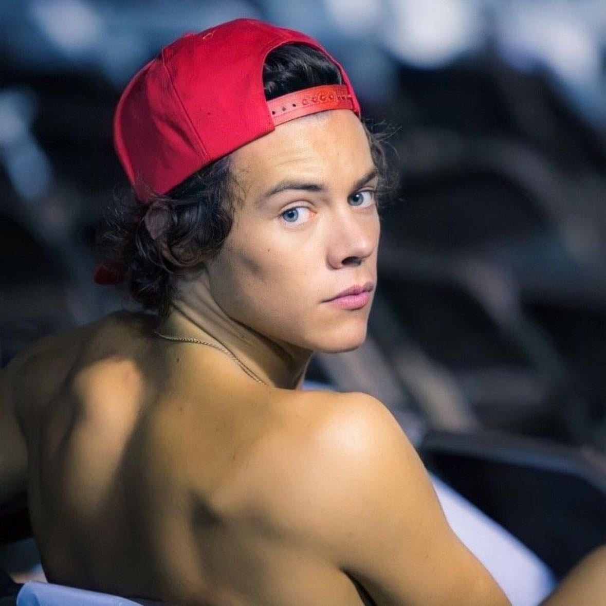 frat boy harry - OF COURSEEE 🙂↕️