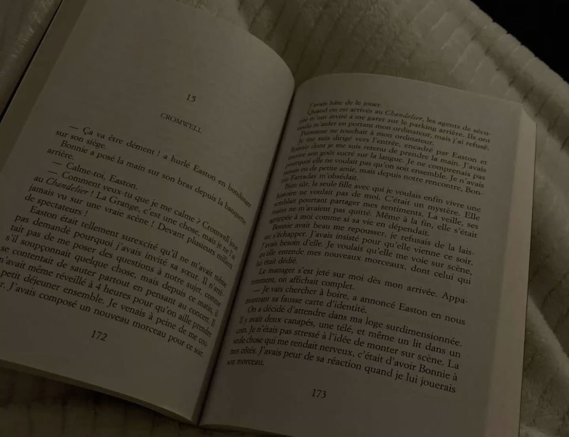 Book - Books hypelist by Amelie Mussard