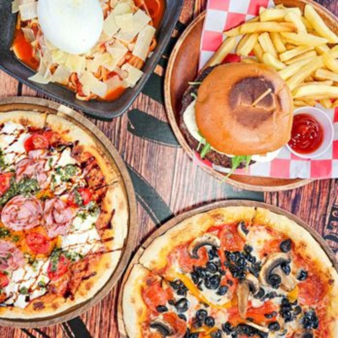 Pia's Not Just Pizza - pizzas artesanales