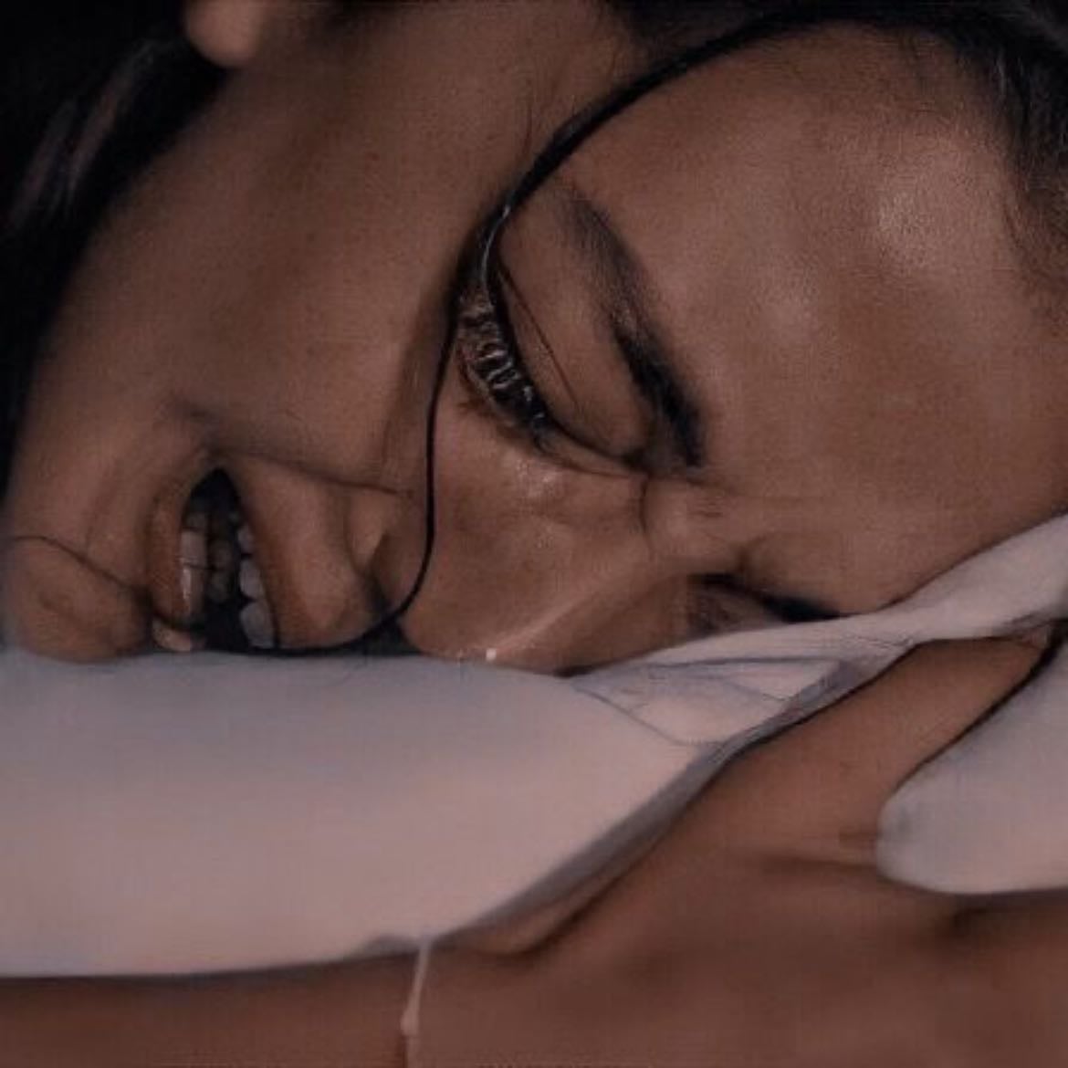 𝖼𝗈𝗆𝗈 𝗅𝗅𝖺𝗆𝖺𝗋𝗍𝖾 𝖺𝗆𝗈𝗋 𝖺 𝗀𝗋𝗂𝗍𝗈𝗌 - Alina Not · 2023